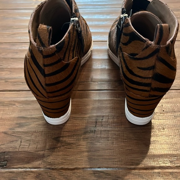 Linea Paola Women’s Felicia Animal Print Sneakers Size 7 - Picture 4 of 8